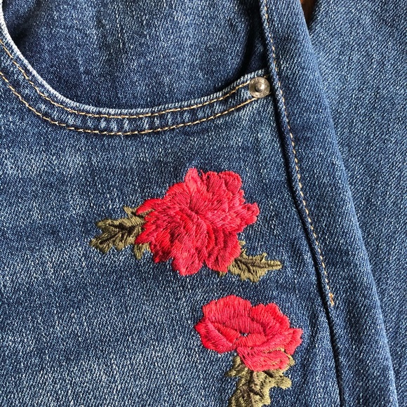 Levi’s 721 Jeans with Rose Embroidery - Picture 2 of 5